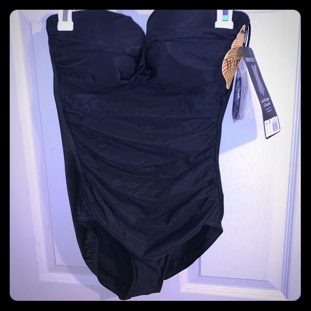 Women’s Miracle Suit One-Piece  **BNWT**